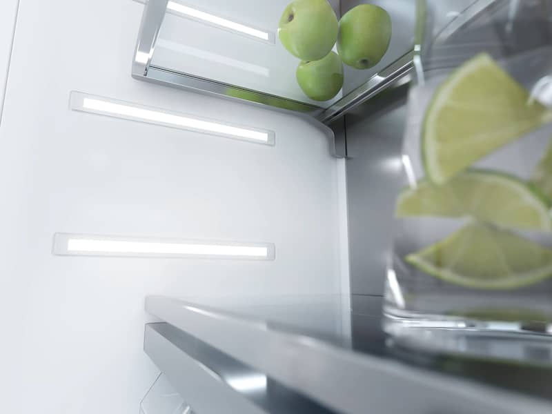 miele-mastercool-left-hinge-freezer-column-F2412VI-lighting.jpg